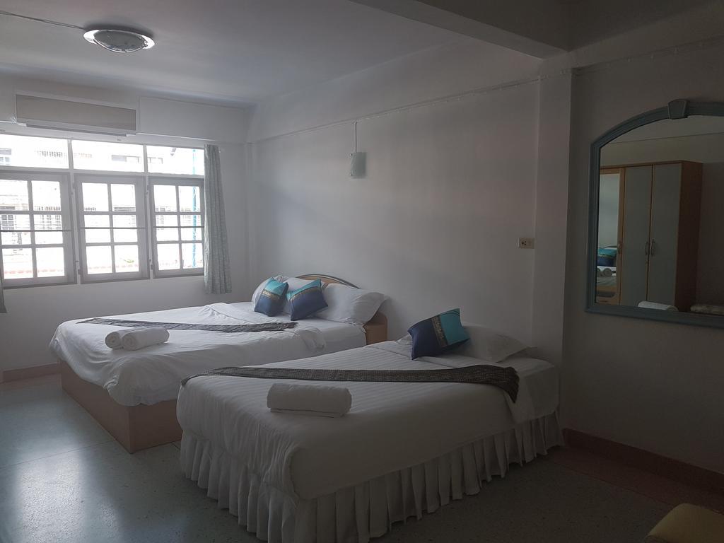 Chaam Guesthouse Petchaburi Esterno foto