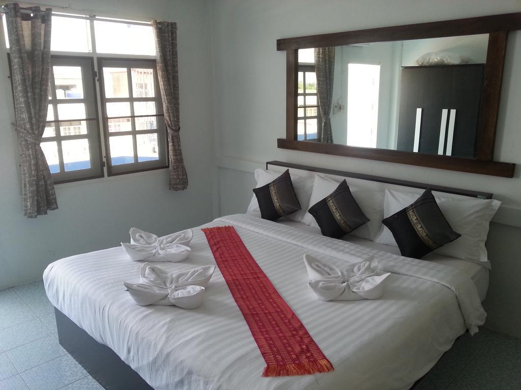Chaam Guesthouse Petchaburi Esterno foto