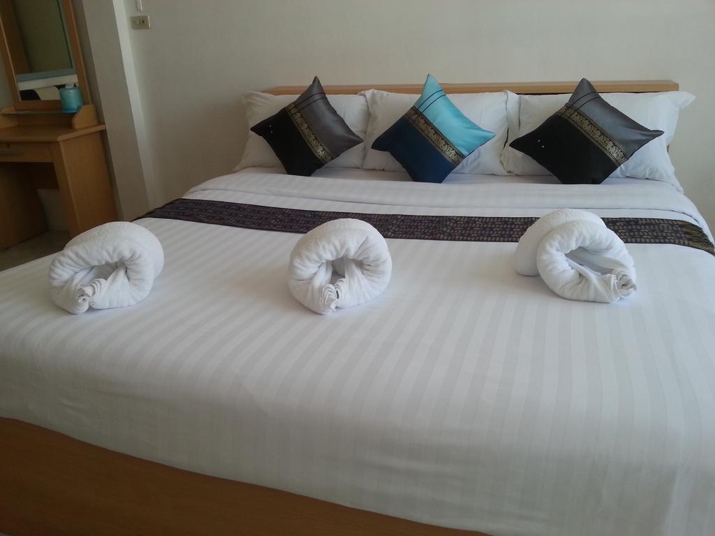 Chaam Guesthouse Petchaburi Esterno foto