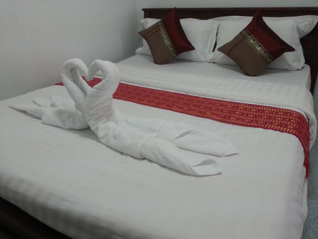 Chaam Guesthouse Petchaburi Esterno foto