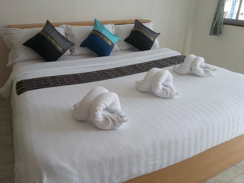 Chaam Guesthouse Petchaburi Esterno foto