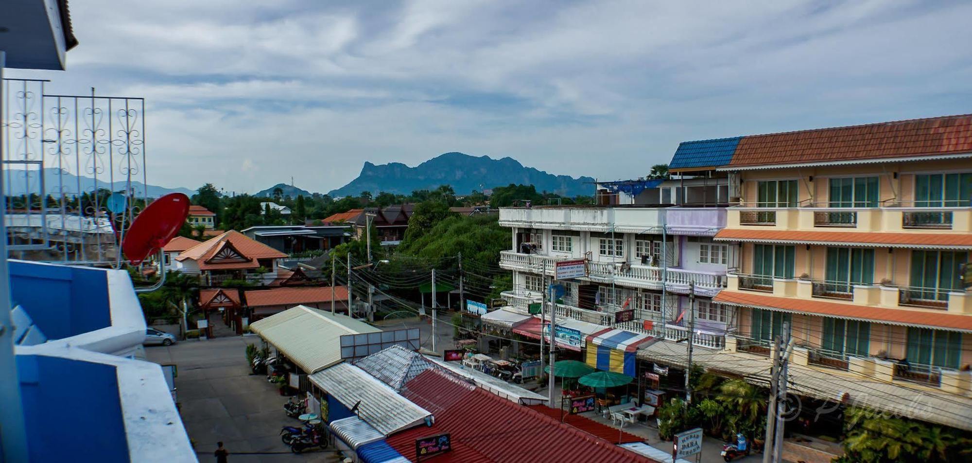 Chaam Guesthouse Petchaburi Esterno foto