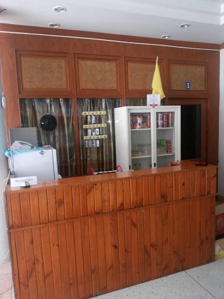 Chaam Guesthouse Petchaburi Esterno foto