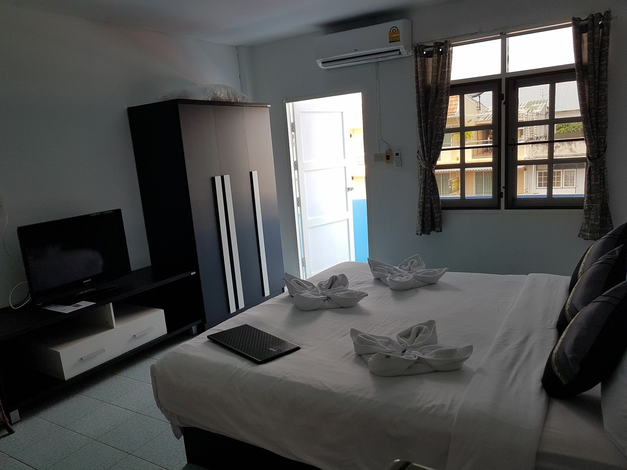Chaam Guesthouse Petchaburi Esterno foto