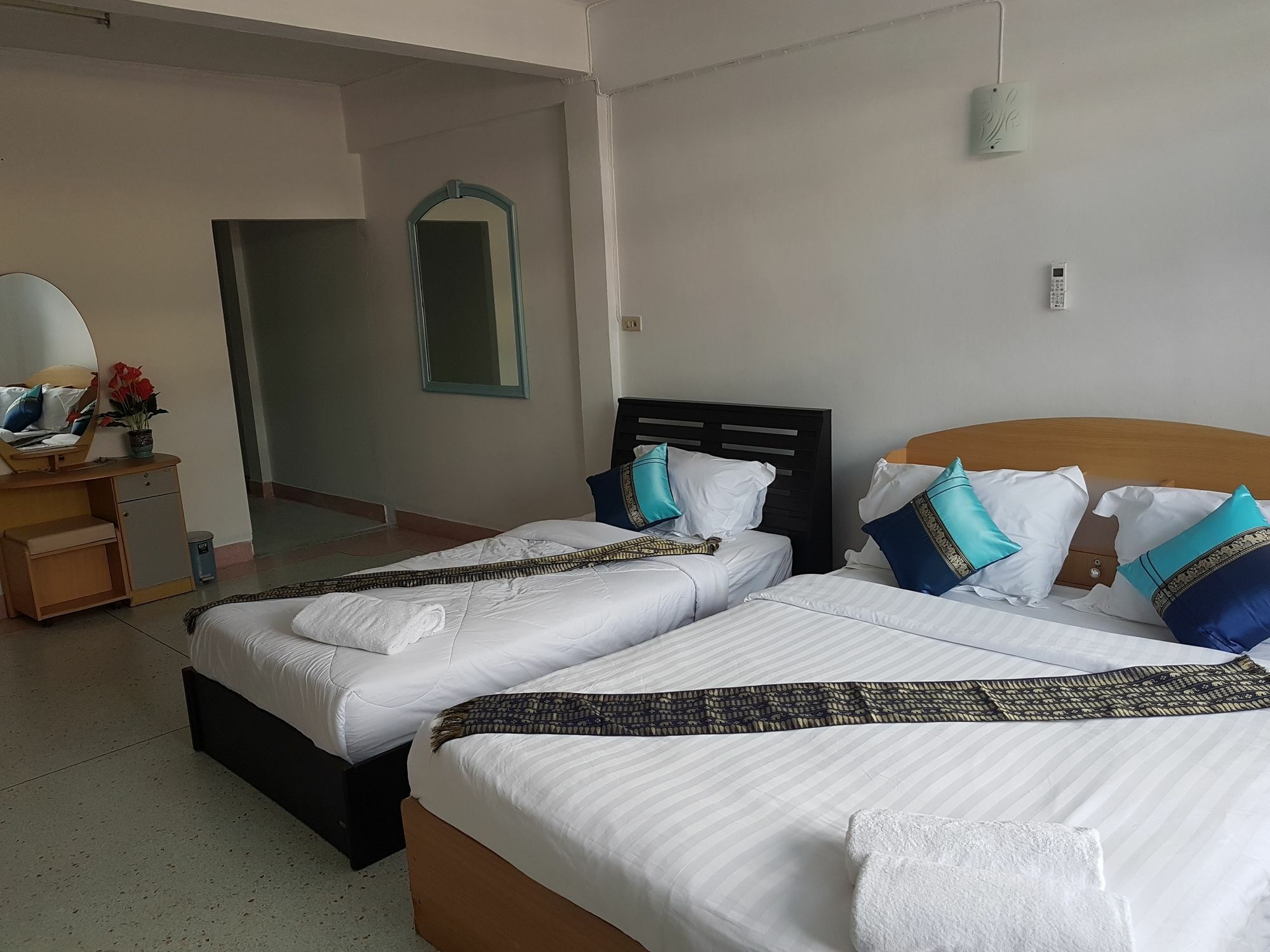 Chaam Guesthouse Petchaburi Esterno foto